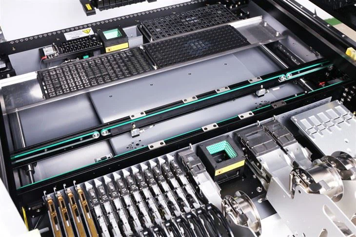 High Speed SMD Pick and Place Machinefor PCB Assembly